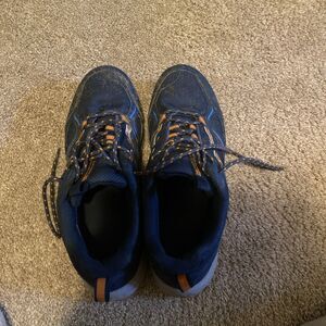 Isodry Hiking Shoes Size 8